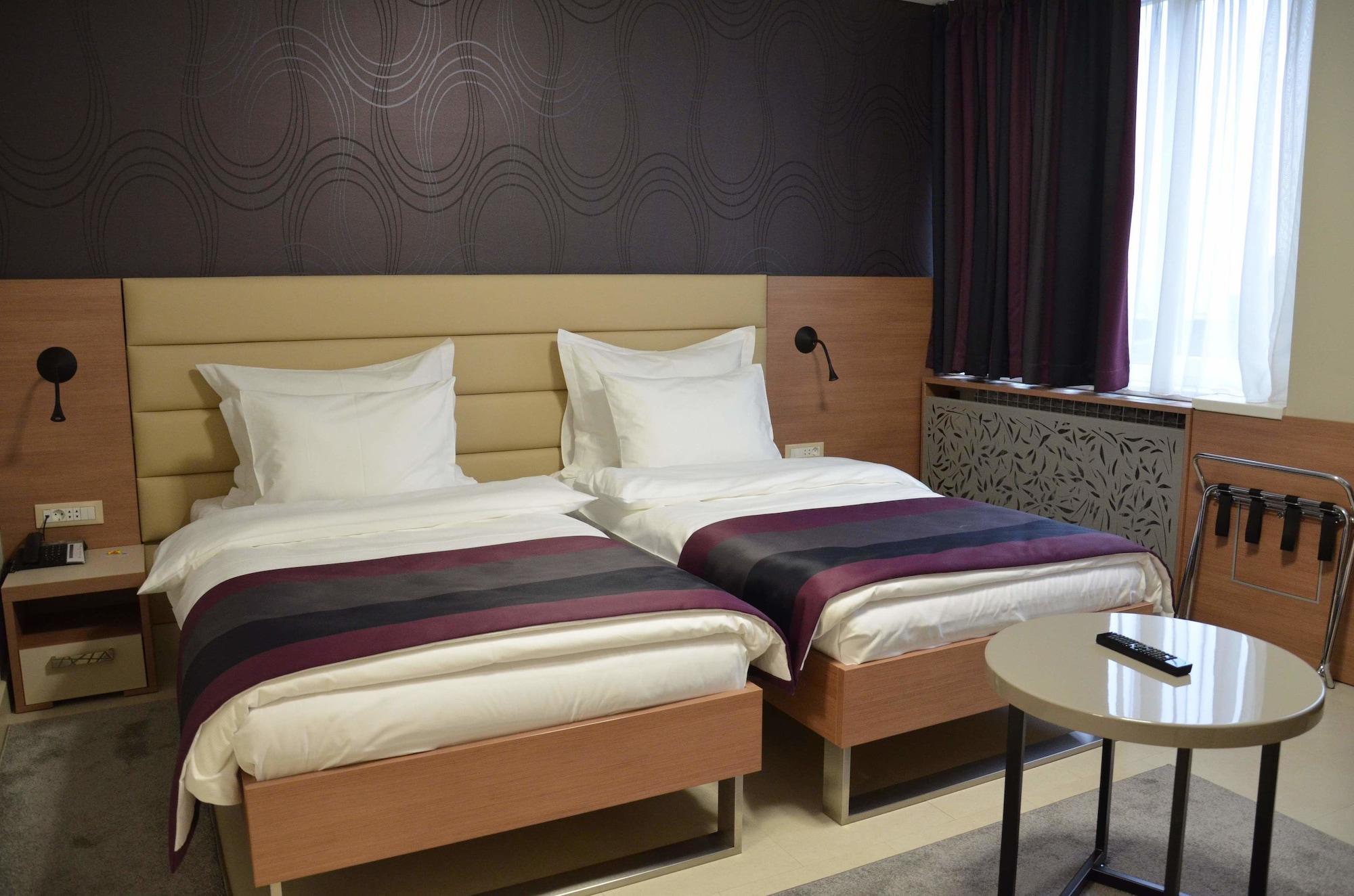 Hotel Srbija Garden-Free Parking Белград Екстериор снимка