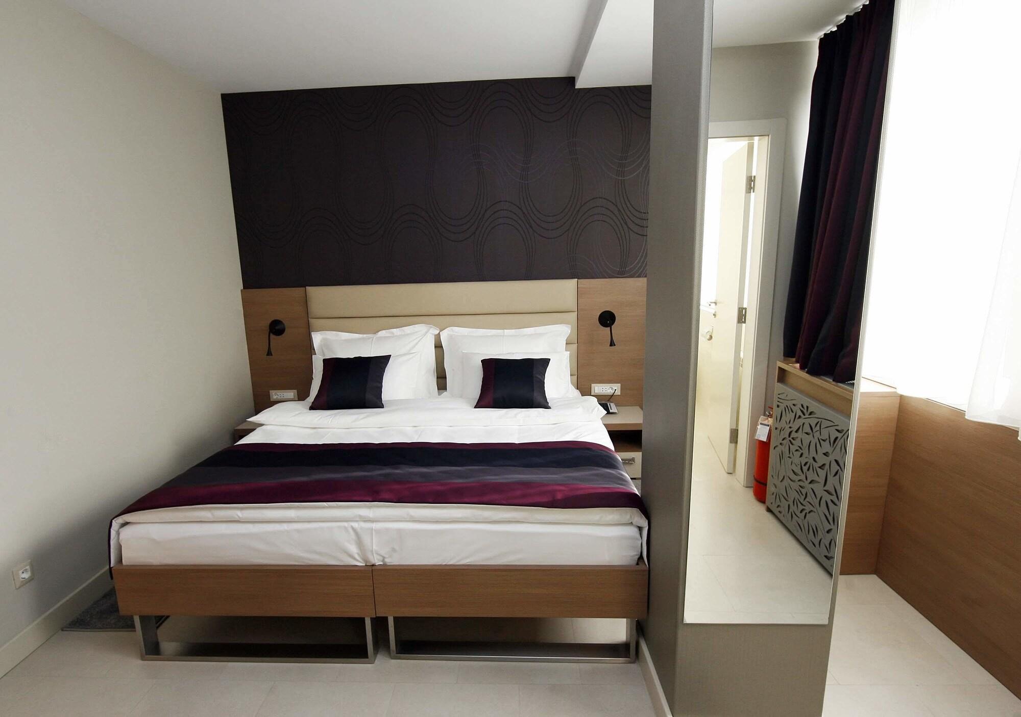 Hotel Srbija Garden-Free Parking Белград Екстериор снимка
