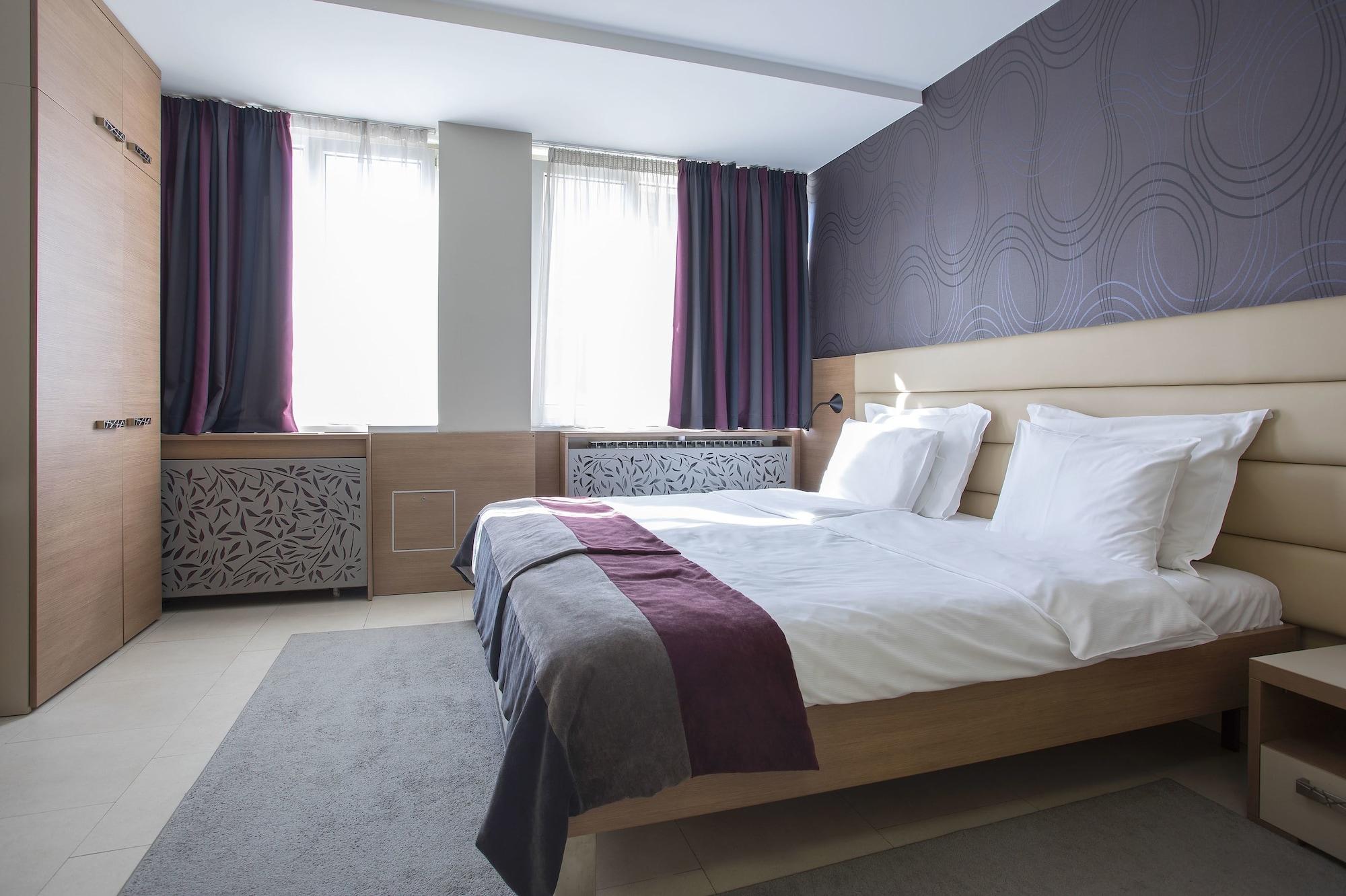 Hotel Srbija Garden-Free Parking Белград Екстериор снимка