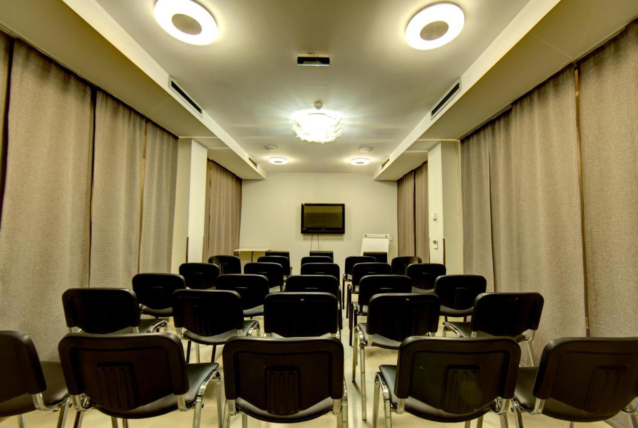 Hotel Srbija Garden-Free Parking Белград Екстериор снимка