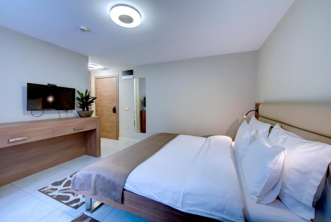 Hotel Srbija Garden-Free Parking Белград Екстериор снимка