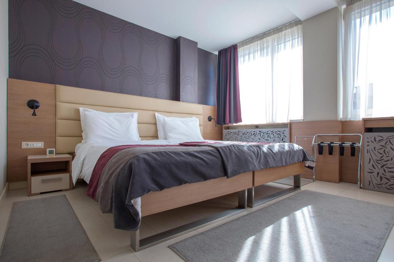 Hotel Srbija Garden-Free Parking Белград Екстериор снимка