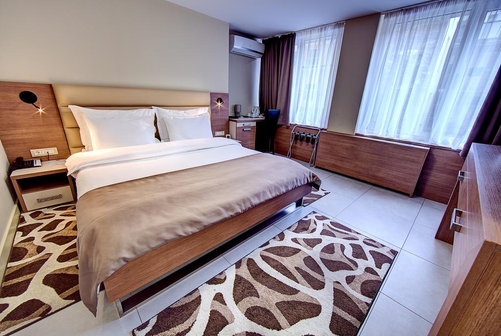 Hotel Srbija Garden-Free Parking Белград Екстериор снимка